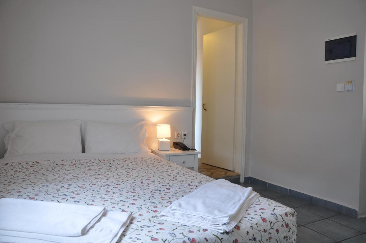 Отель Zefiros Traditional 3*