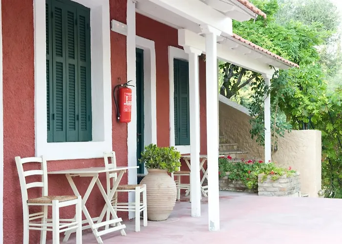 Zefiros Traditional Hotel